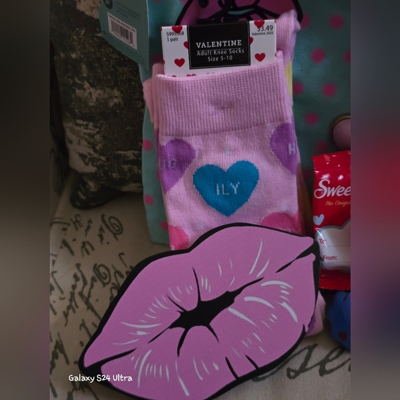 💗Valentine's Packed 7 Piece Gift Bag 💕 - Picture 5 of 12